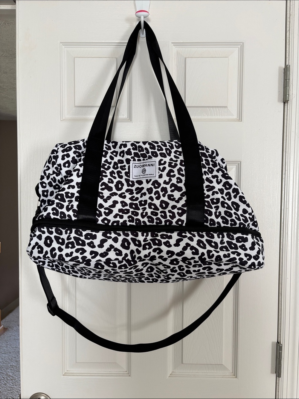 ZUOMANNI Black & White Leopard Print Travel Weekender Bag